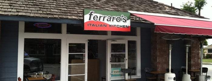 Ferraro's Cucina Italiana is one of Locais curtidos por KENDRICK.
