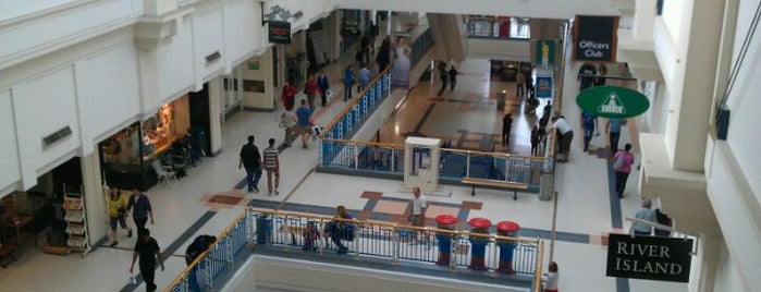 County Mall is one of sultan’s Liked Places.