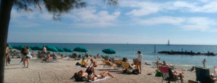 Fort Zachary Taylor State Park Beach is one of Must Do List for Key West.