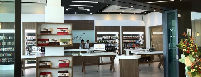 Switch (Apple Premium Reseller) is one of Straits Quay.