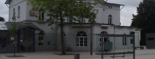 Bahnhof Kamen is one of NRW RE1.