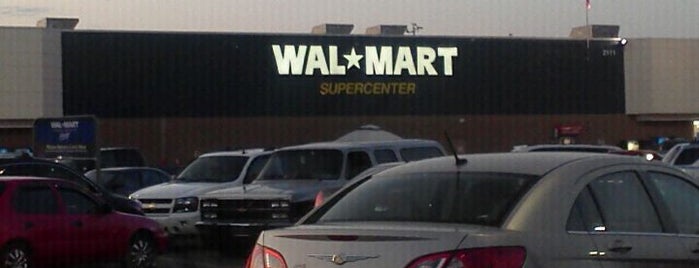 Walmart Supercenter is one of Lieux qui ont plu à Mike.