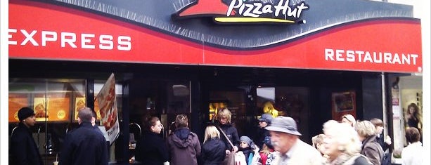 Pizza Hut is one of สถานที่ที่ Lucas William ถูกใจ.