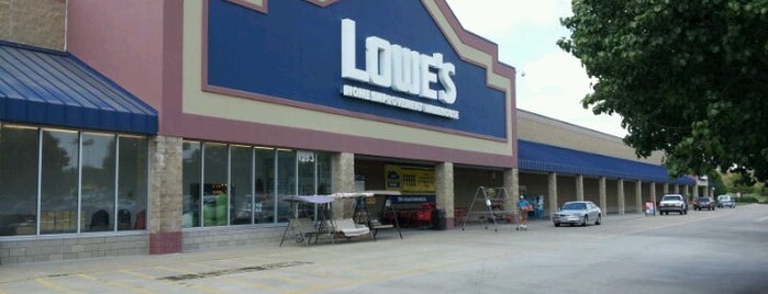 Lowe's is one of Orte, die John gefallen.