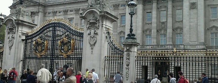 พระราชวังบักกิงแฮม is one of London Oxford St to West End.