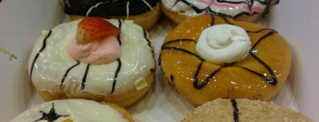 Big Apple Donuts & Coffee is one of Eat Makan 吃.