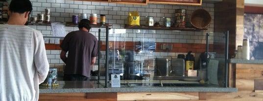 Sambazon Acai Cafe is one of Tempat yang Disimpan Justin.