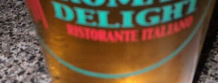Roman Delight Restaurant III is one of Orte, die Mackenzie gefallen.