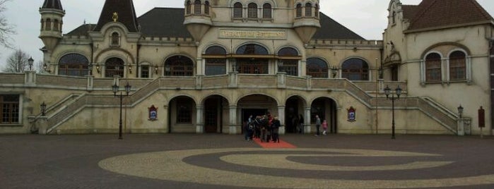 Efteling Theater is one of De Efteling.