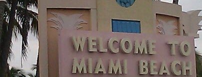 Welcome To Miami Beach Sign is one of Burcu'nun Beğendiği Mekanlar.