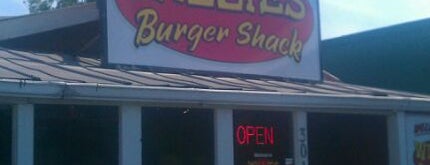 Willie's Burger Shack is one of Tempat yang Disukai Phil.