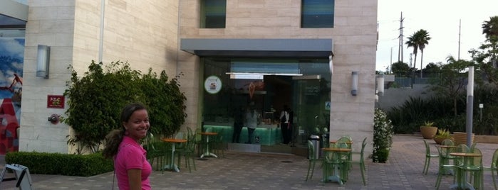Pinkberry is one of Keeping Up With The Joneses, Los Angeles.