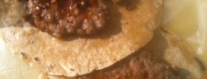 Tacos De Hamburguesa Don Toño is one of Oscarさんの保存済みスポット.