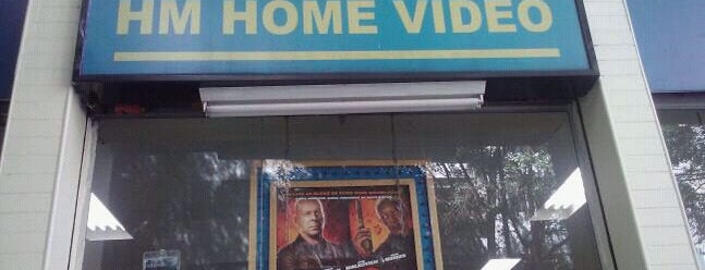 HM Home Video is one of Locais curtidos por Thiago.