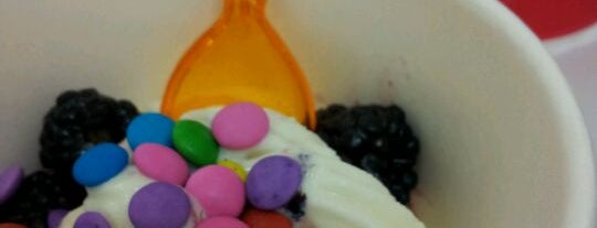 Tutti Frutti  Frozen Yogurt is one of Fast Food & Restaurants SP.