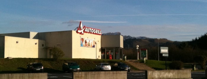 Autogrill Irun is one of Geninaさんのお気に入りスポット.