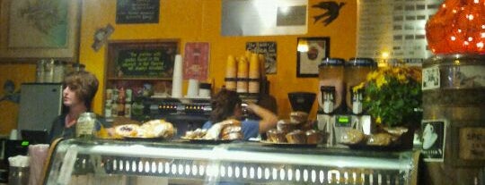 Gold Bar Espresso is one of Tempat yang Disukai Michelle.