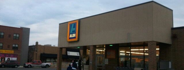 ALDI is one of JBさんのお気に入りスポット.