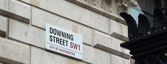 10 Downing Street is one of To go in London.