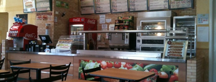 Subway is one of Restaurantes/fast-food.