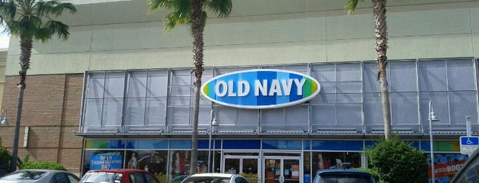 Old Navy is one of Orte, die Kris gefallen.
