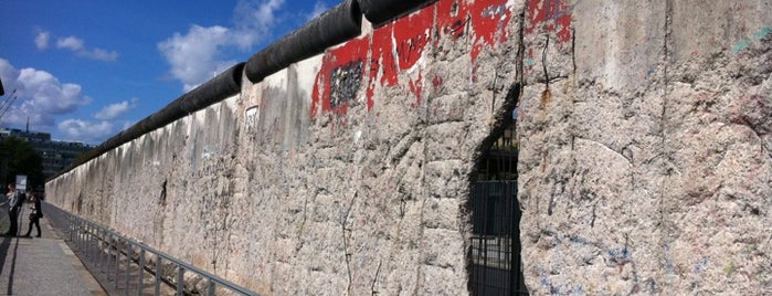 Baudenkmal Berliner Mauer | Berlin Wall Monument is one of Locais salvos de Karinn.