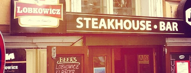 Max’s Steakhouse is one of สถานที่ที่ Massimo ถูกใจ.