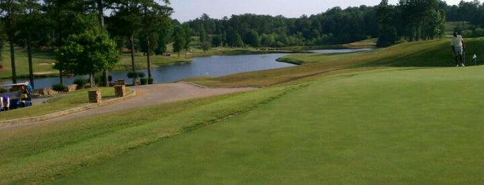 Heritage Golf Links is one of Tempat yang Disukai Chester.