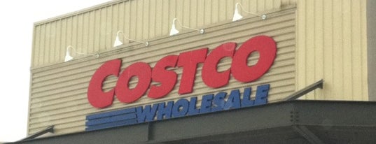 Costco is one of สถานที่ที่ Christian ถูกใจ.