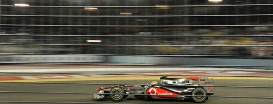 Singapore F1 GP: Turn 1: Sheares is one of Singapore Formula 1 Grand Prix.