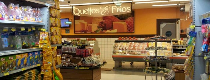 Supermercados Galassi is one of สถานที่ที่บันทึกไว้ของ Alan.