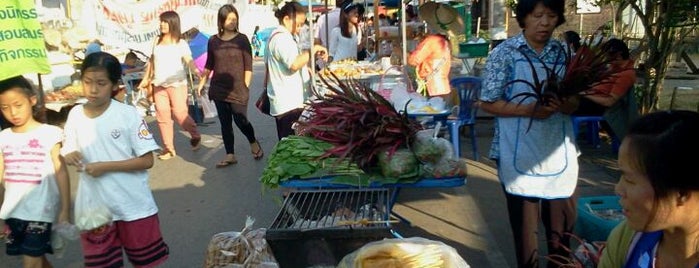 ถนนคนเดินเทศบาลแม่สะเรียง is one of Posti che sono piaciuti a sobthana.