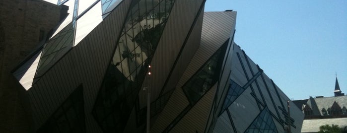 Royal Ontario Museum is one of Top 10 Toronto Tourist attractions.