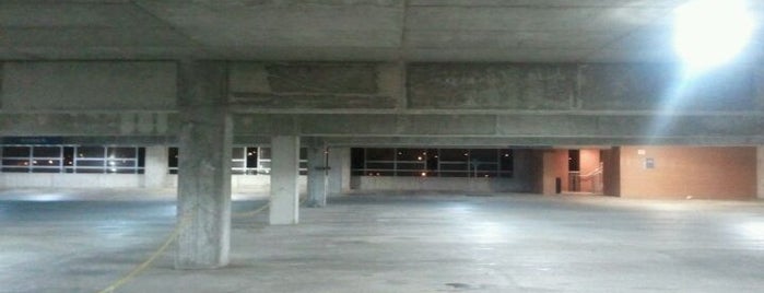 Austin Convention Center Parking Garage is one of Orte, die Scott gefallen.