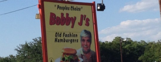 Bobby J's Old Fashion Hamburgers is one of The 11 Best Places for Fried Zucchini in San Antonio.