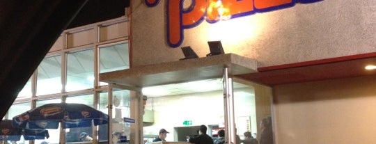 PizzaPizza is one of Tempat yang Disimpan Luis.