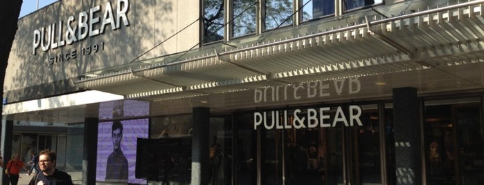 Pull & Bear is one of Locais curtidos por Thomas.