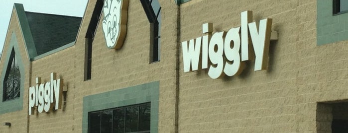 Piggly Wiggly is one of Tempat yang Disukai Tracy.