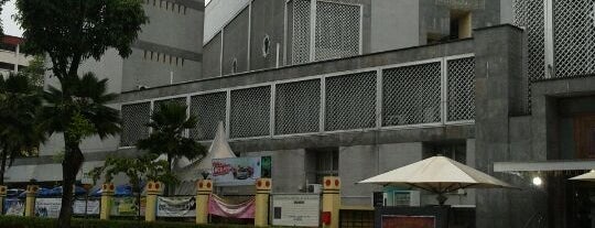 Ar-Raudhah Mosque is one of Mosques in Singapore.
