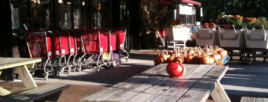 Lambert's Fruit Co. is one of สถานที่ที่ David ถูกใจ.