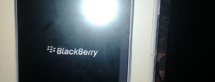 BlackBerry Center Bitung is one of money.