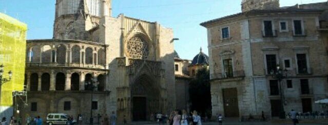 Plaza de la Virgen is one of Lugares para visitar en Valencia y alrededores.