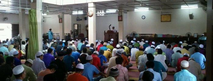 masjid bandar puteri klang is one of Orte, die Lover gefallen.