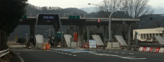 Sagamiko IC is one of 中央自動車道.