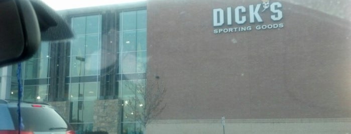 DICK'S Sporting Goods is one of Alexis’s Liked Places.