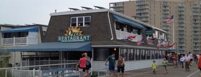 Oves Beach Grill is one of Lugares favoritos de Mark.