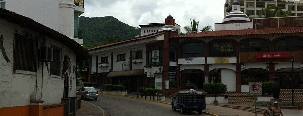 Mercado De Artesanias "Pueblo Viejo" is one of Olav A. 님이 좋아한 장소.