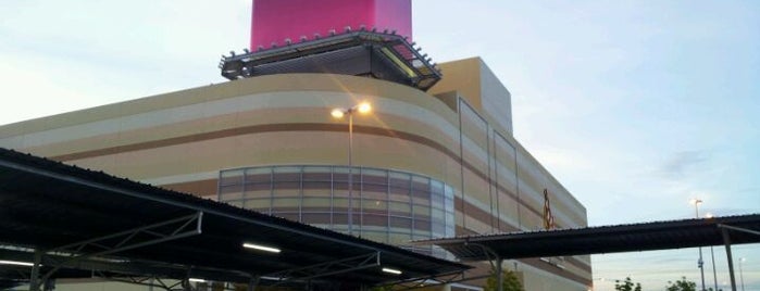 AEON Bandaraya Melaka Shopping Centre is one of Tempat yang Disukai Dinos.