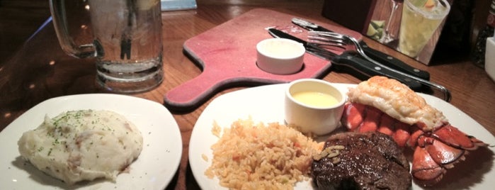 Outback Steakhouse is one of Lugares guardados de Eddie.