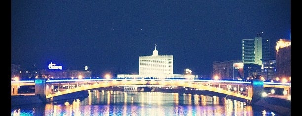Borodinsky Bridge is one of Мосты.
